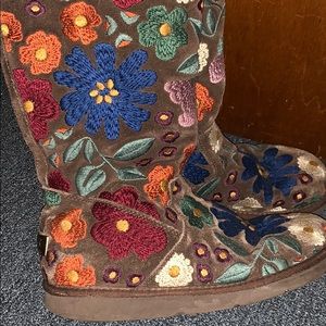 UGG embroidered boots